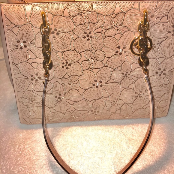 Michael Kors! Brand new with tag🔥🔥🔥 - Picture 2 of 8